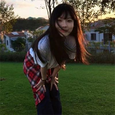 蜜桃女孩